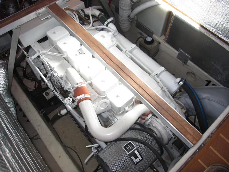 Slide: The Image of Blue Seas 31 Hardtop Cruiser 1990 - 50