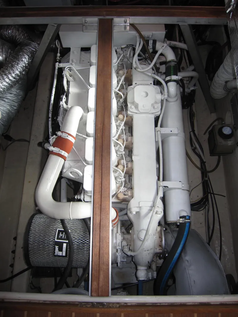 Slide: The Image of Blue Seas 31 Hardtop Cruiser 1990 - 51