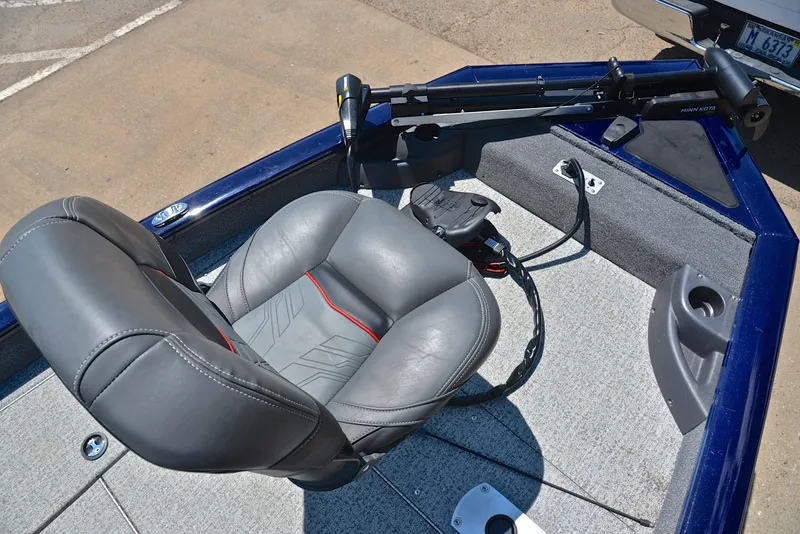 Slide: The Image of 2021 Bass Tracker PRO TEAM 175 TF boat seat and trolling motor. - 24