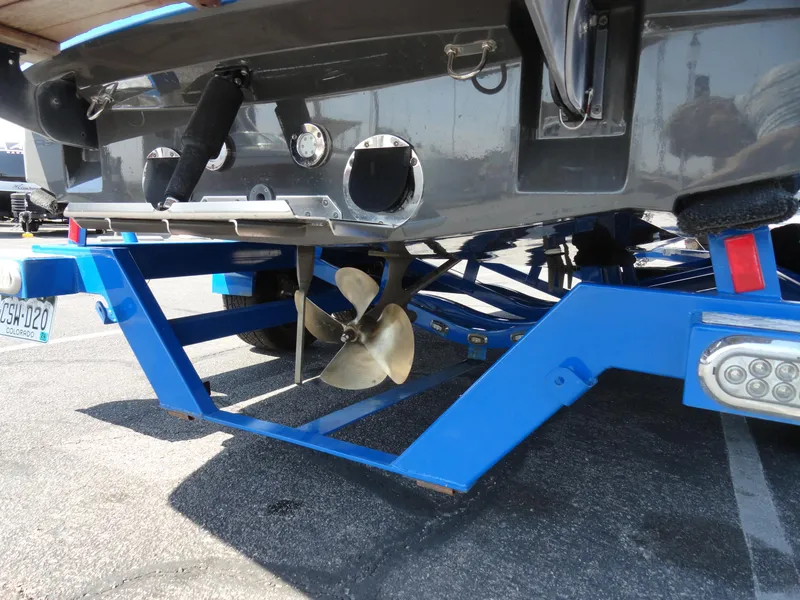 Slide: The Image of 2013 MasterCraft X-10 boat propeller and trailer close-up. - 25