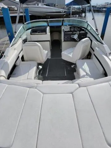 Slide: The Image of Sea Ray 250 SLX 2016 - 10