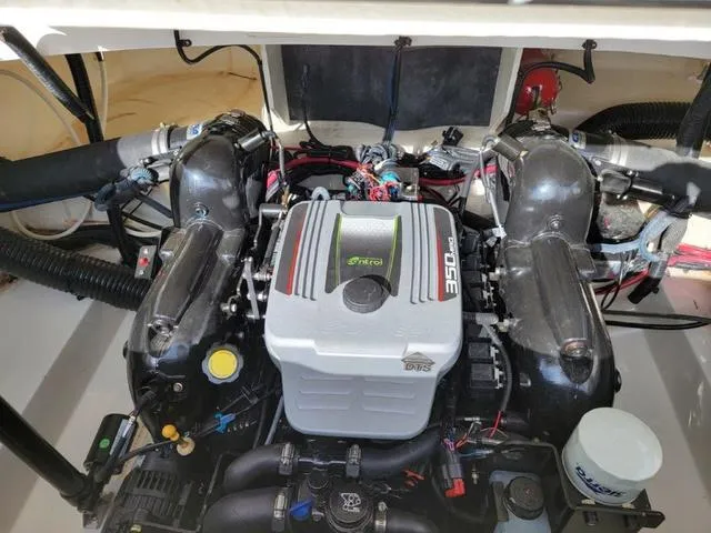 Slide: The Image of Sea Ray 250 SLX 2016 - 14