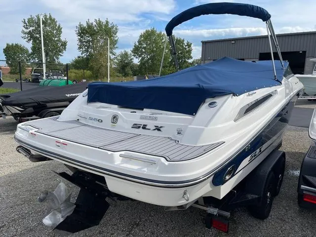 Slide: The Image of Sea Ray 250 SLX 2016 - 5