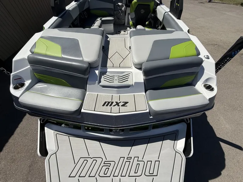 Slide: The Image of Malibu 22 MXZ 2020 - 10