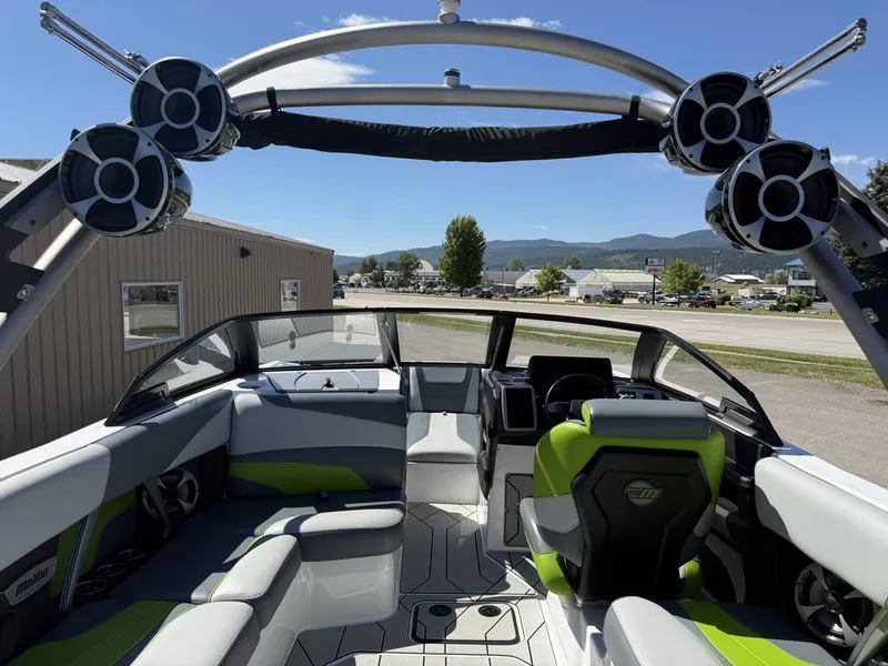 Slide: The Image of Malibu 22 MXZ 2020 - 8