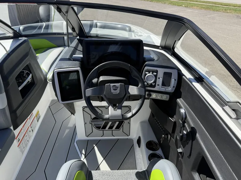 Slide: The Image of Malibu 22 MXZ 2020 - 9