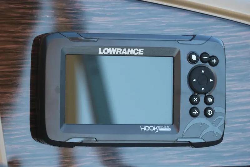 Slide: The Image of Lowrance HOOK fish finder on 2025 Sylvan Mirage 820 CLZ DH boat. - 30