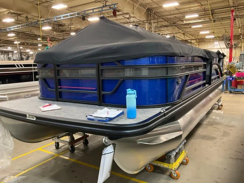 Slide: The Image of Bennington 22 SL 2024 - 4