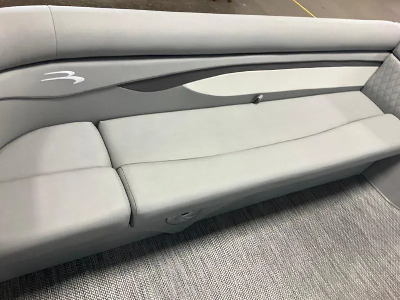 Slide: The Image of Bennington 22 SL 2024 - 11