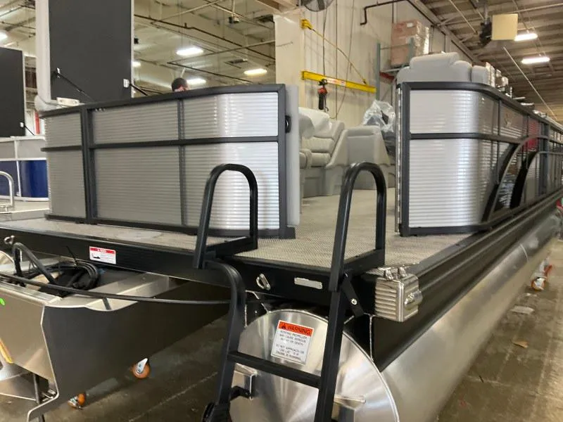 Slide: The Image of Bennington 22 SL 2024 - 3