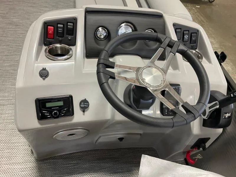 Slide: The Image of Bennington 22 SL 2024 - 8