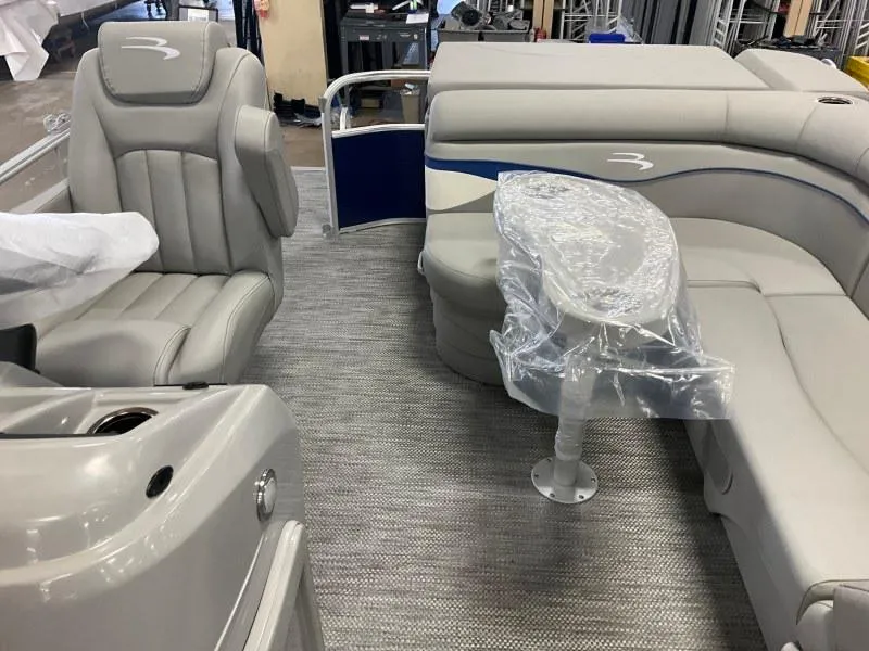 Slide: The Image of Bennington 20 SVL 2024 - 9