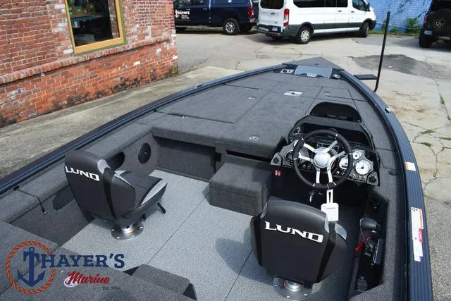 Slide: The Image of 2025 Lund 1875 Pro-V Bass XS boat interior at Thayer's Marine. - 40
