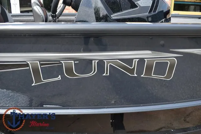 Slide: The Image of 2025 Lund 1875 Pro-V Bass XS boat at Thayer's Marine. - 5