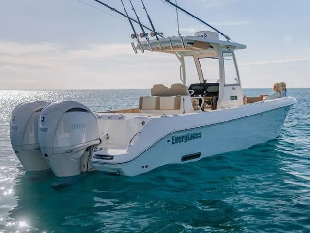 Slide: The Image of Everglades 285 Center Console 2025 - 12