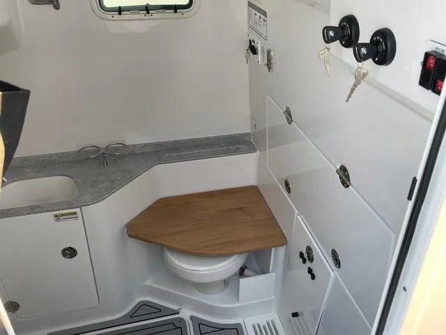 Slide: The Image of Everglades 315 Center Console 2025 - 12