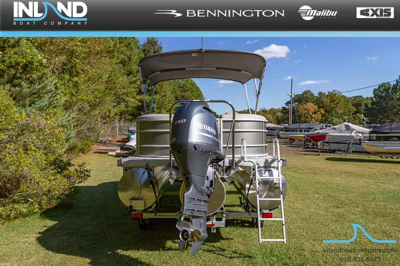 Slide: The Image of 2023 Bennington 22 SXSR pontoon boat with Yamaha outboard motor at Inland Boat Company. - 4