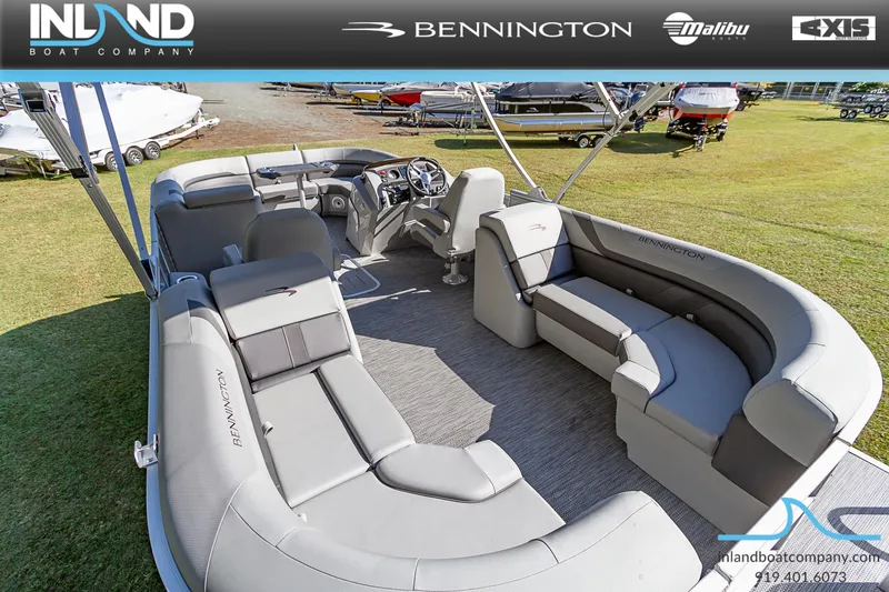 Slide: The Image of 2023 Bennington 22 SXSR pontoon boat interior with spacious seating and modern design. - 7
