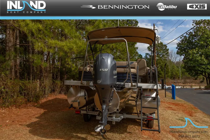 Slide: The Image of 2023 Bennington 22 SXSB pontoon boat displayed by Inland Boat Company. - 5