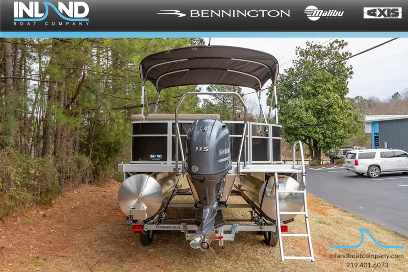 Slide: The Image of 2023 Bennington 22 SL pontoon boat with Yamaha outboard motor at Inland Boat Company. - 4
