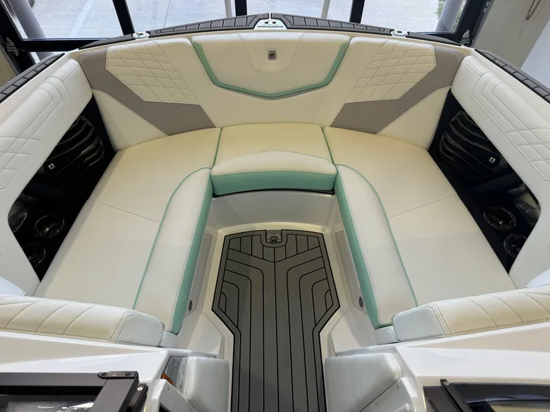 Slide: The Image of Nautique Super Air Nautique G21 2024 - 17