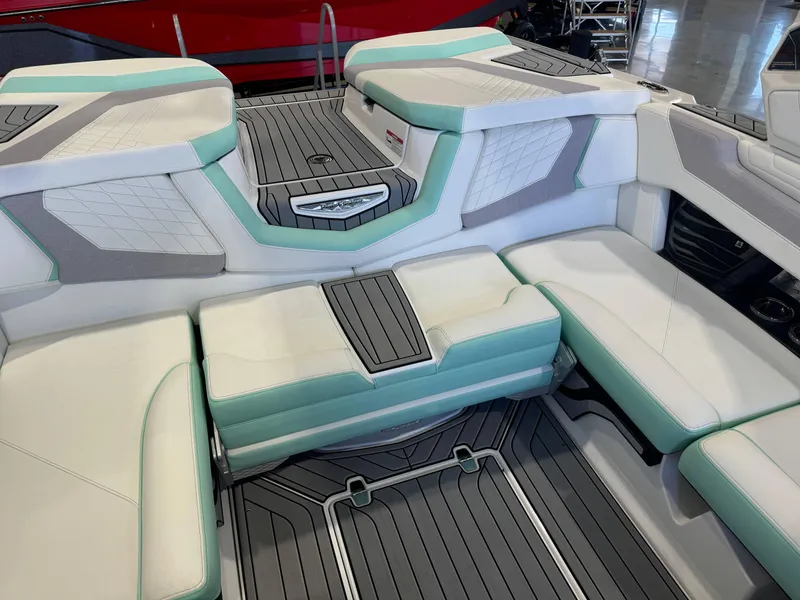 Slide: The Image of Nautique Super Air Nautique G21 2024 - 16