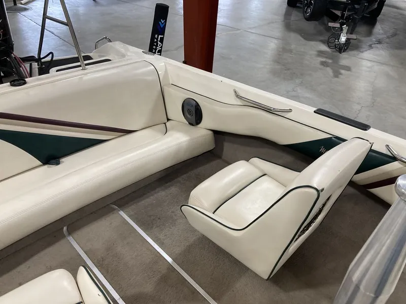 Slide: The Image of Malibu Boats Flightcraft 1997 - 8
