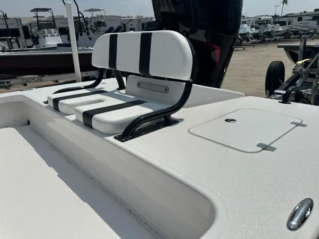 Slide: The Image of Majek M2 ILLUSION 2024 - 8