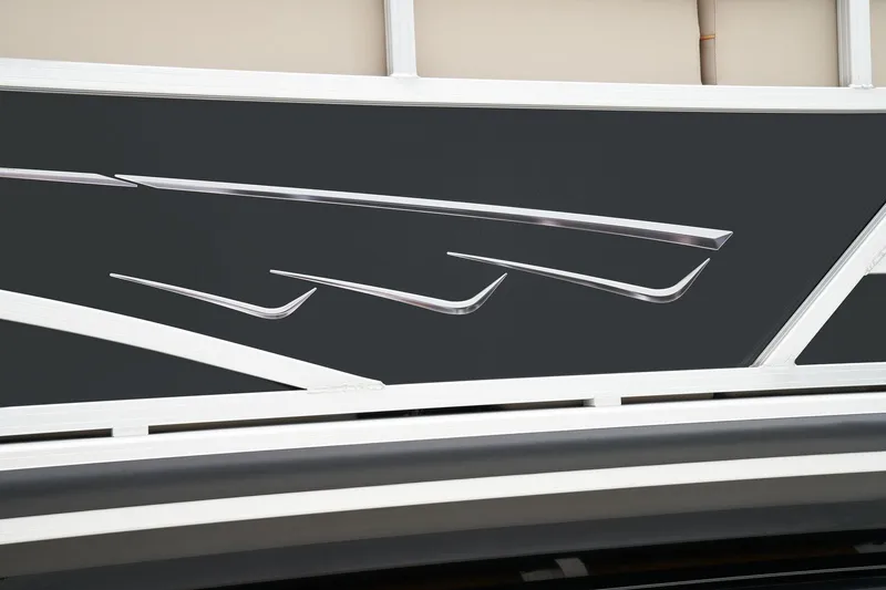 Slide: The Image of Ranger Reata 220FC 2024 - 22