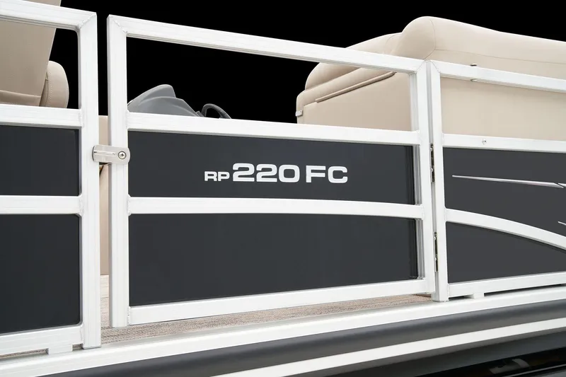 Slide: The Image of Ranger Reata 220FC 2024 - 24