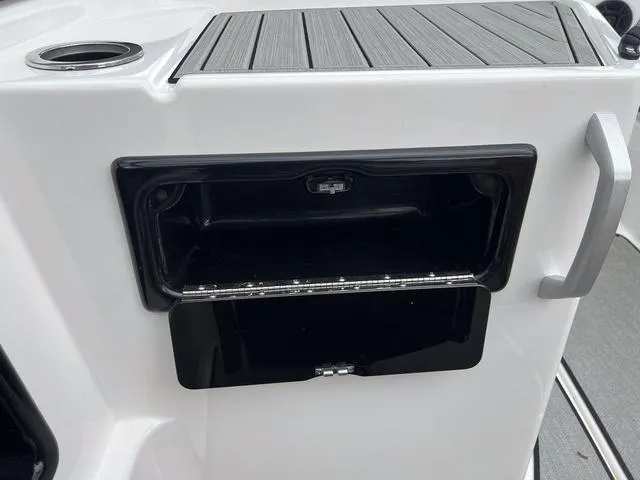 Slide: The Image of Yamaha SX195 2022 - 10