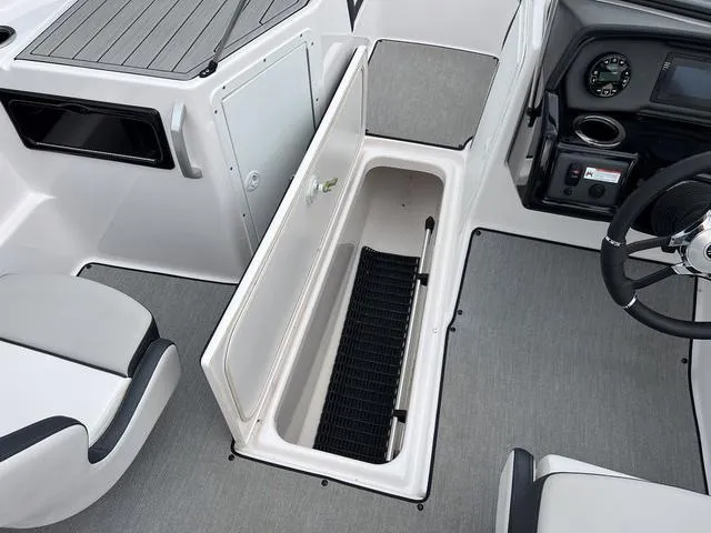 Slide: The Image of Yamaha SX195 2022 - 17