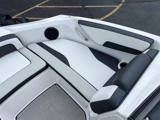 Slide: The Image of Yamaha SX195 2022 - 20