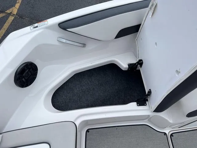 Slide: The Image of Yamaha SX195 2022 - 23