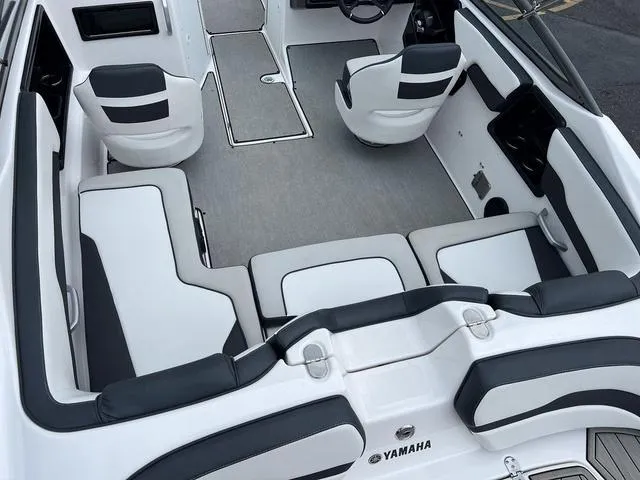 Slide: The Image of Yamaha SX195 2022 - 6