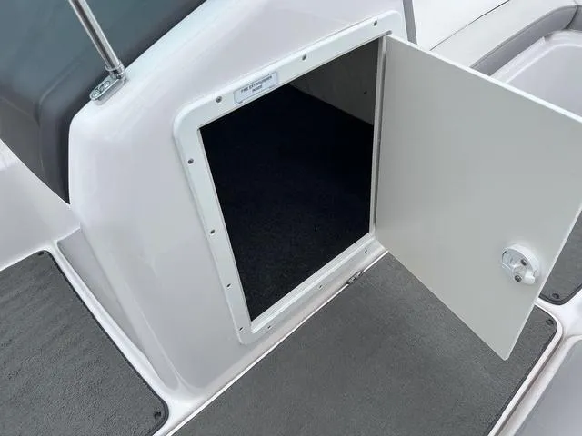 Slide: The Image of Yamaha SX190 2017 - 17