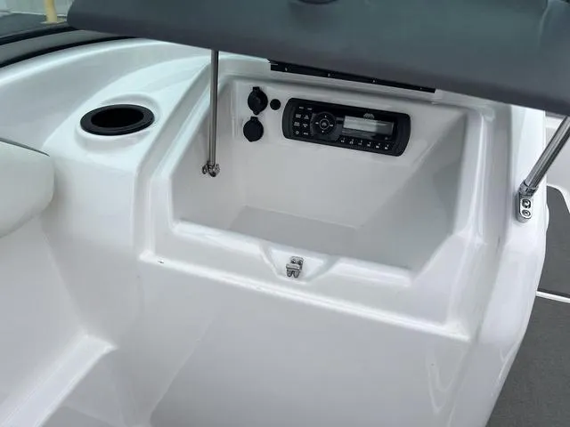 Slide: The Image of Yamaha SX190 2017 - 8