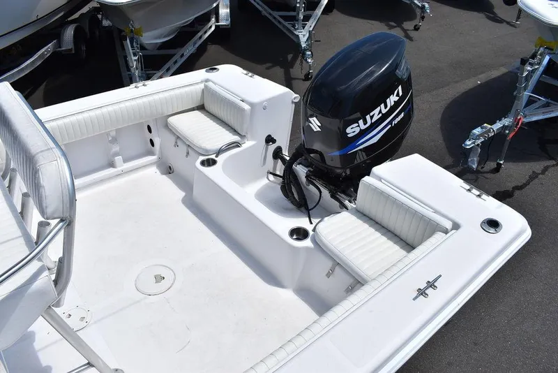 Slide: The Image of 2006 Pro-Line 21 Sport Center Console boat with Suzuki outboard motor. - 24