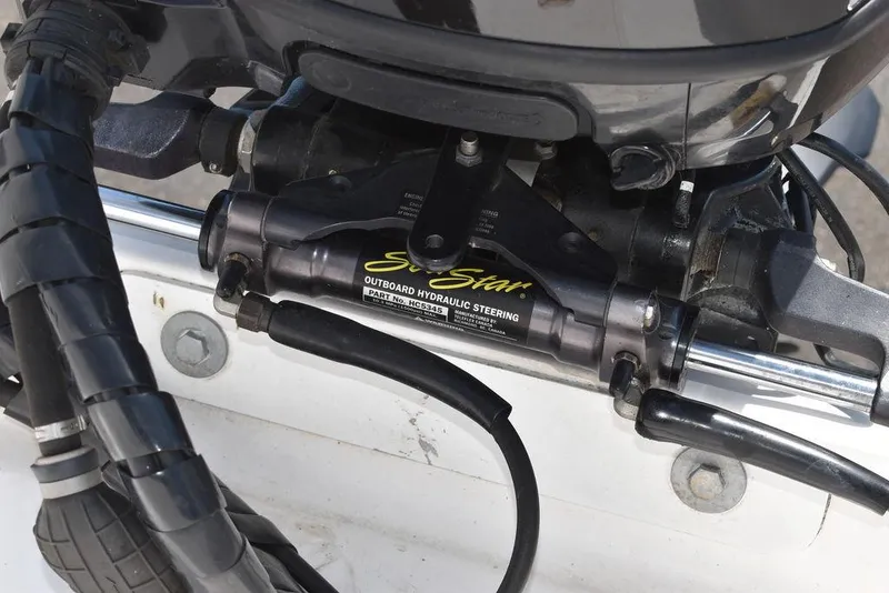 Slide: The Image of SeaStar outboard hydraulic steering on 2006 Pro-Line 21 Sport Center Console boat. - 27