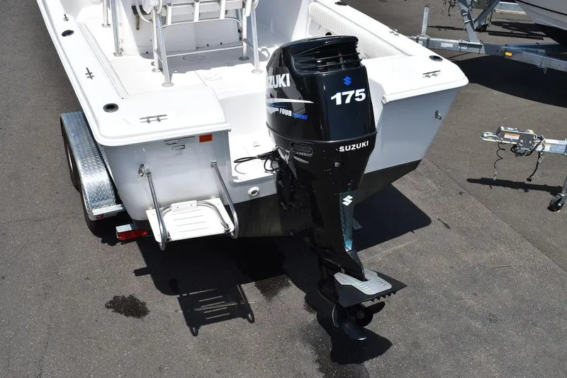 Slide: The Image of 2006 Pro-Line 21 Sport Center Console with Suzuki 175 outboard motor. - 7