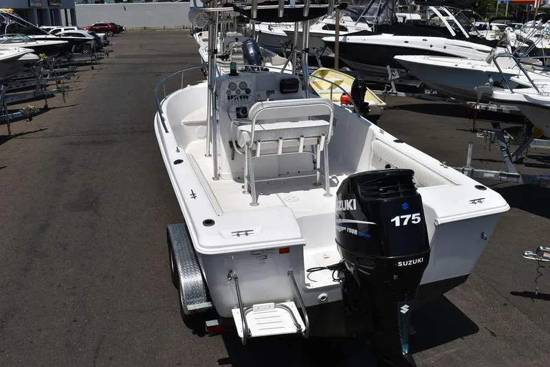 Slide: The Image of 2006 Pro-Line 21 Sport Center Console boat with Suzuki 175 outboard motor. - 9