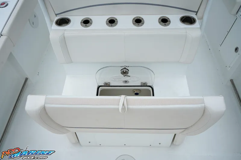 Slide: The Image of 2023 Sea Hunt Ultra 275 SE boat seating and rod holders. - 11