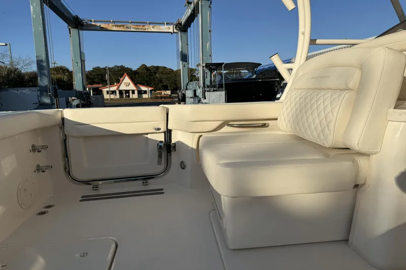 Slide: The Image of Grady-White Freedom 307 2025 - 13