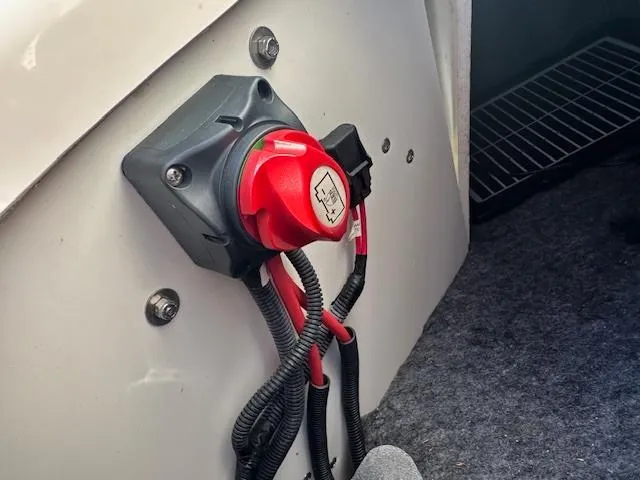 Slide: The Image of 2017 Yamaha Boats AR210 battery switch and wiring. - 11