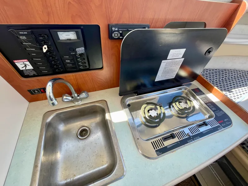 Slide: The Image of Bayliner 242 Classic 2005 - 16