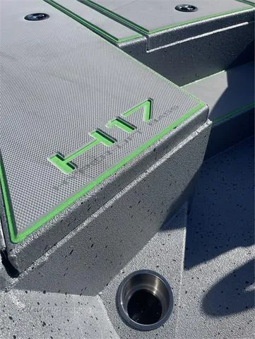 Slide: The Image of Xpress H17 W/Yamaha 90HP "SHO" 2024 - 12