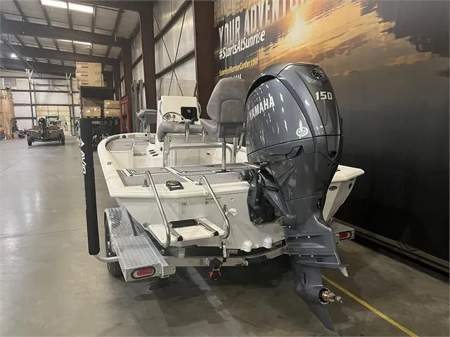 Slide: The Image of Avid 21FSX W/Yamaha 150 2024 - 4