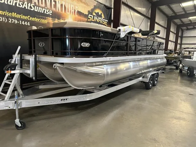 Slide: The Image of 2025 Veranda VR25RC pontoon boat with Yamaha 250 SHO engine on trailer in showroom. - 5