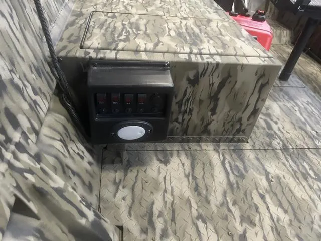 Slide: The Image of SeaArk 2072SLD W/Suzuki 90 2024 - 9