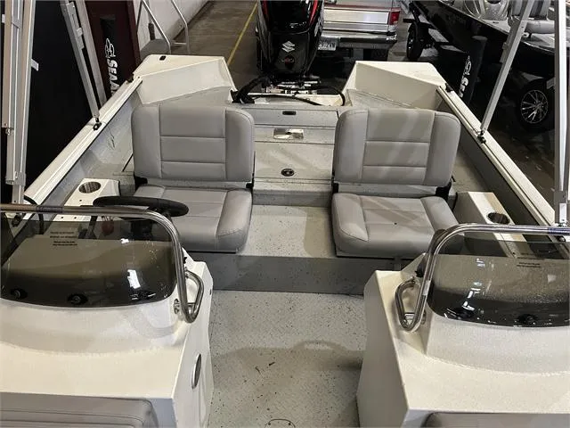 Slide: The Image of SeaArk 2472 Big Easy W/Suzuki 250 2024 - 11